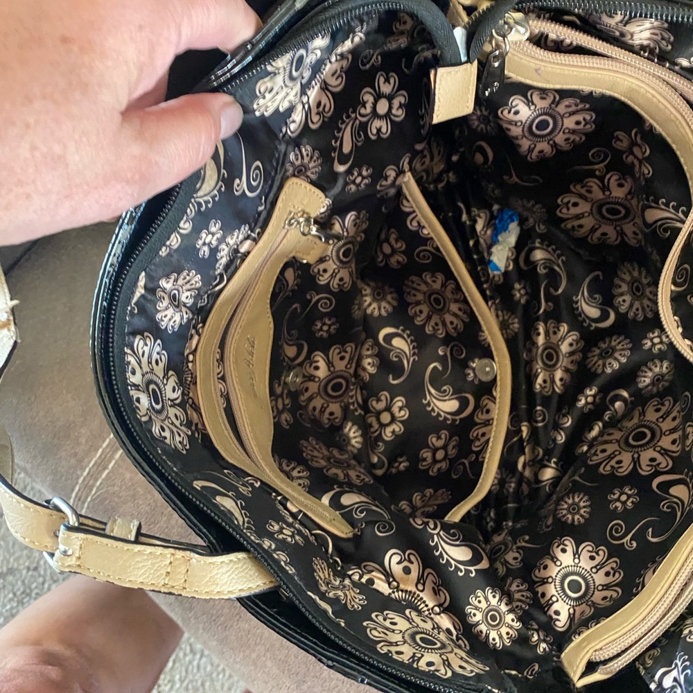 Rich black Paton leather purse is a show stopper - Picture 3 of 6